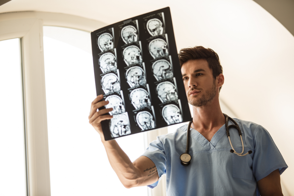 medico neurochirurgo